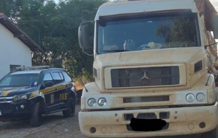PRF apreende 450 kg de drogas em Oeiras