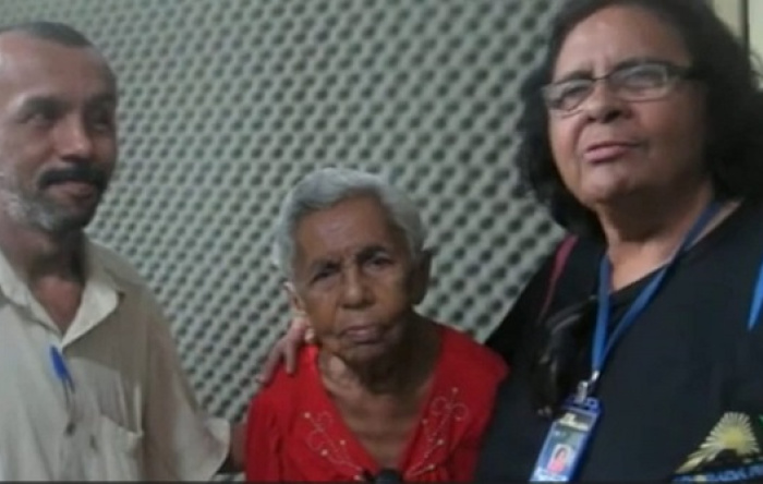 Cena que não se repete mais. Visita da saudosa Maria  do Carmo ao programa de rádio da Nazaré Silva